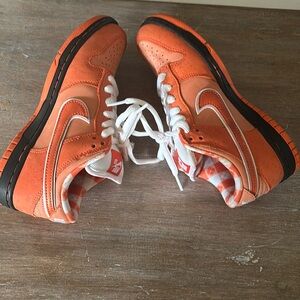 Nike SB Dunk Low Orange Lobster in Women’s Size 6/Men’s 4.5